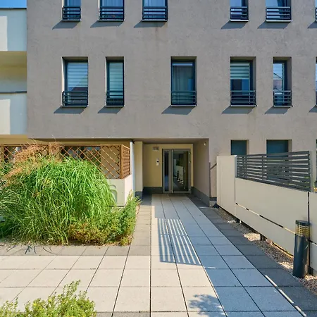 Lejlighed Spacious & Elegant Family With Parking Space & Ac In By Renters *