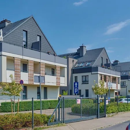 Διαμέρισμα Spacious & Elegant Family With Parking Space & Ac In By Renters Βρότσλαβ